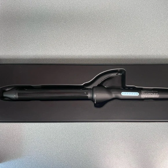 Bio Ionic long barrel 1.25 inch curling iron - Picture 2 of 6